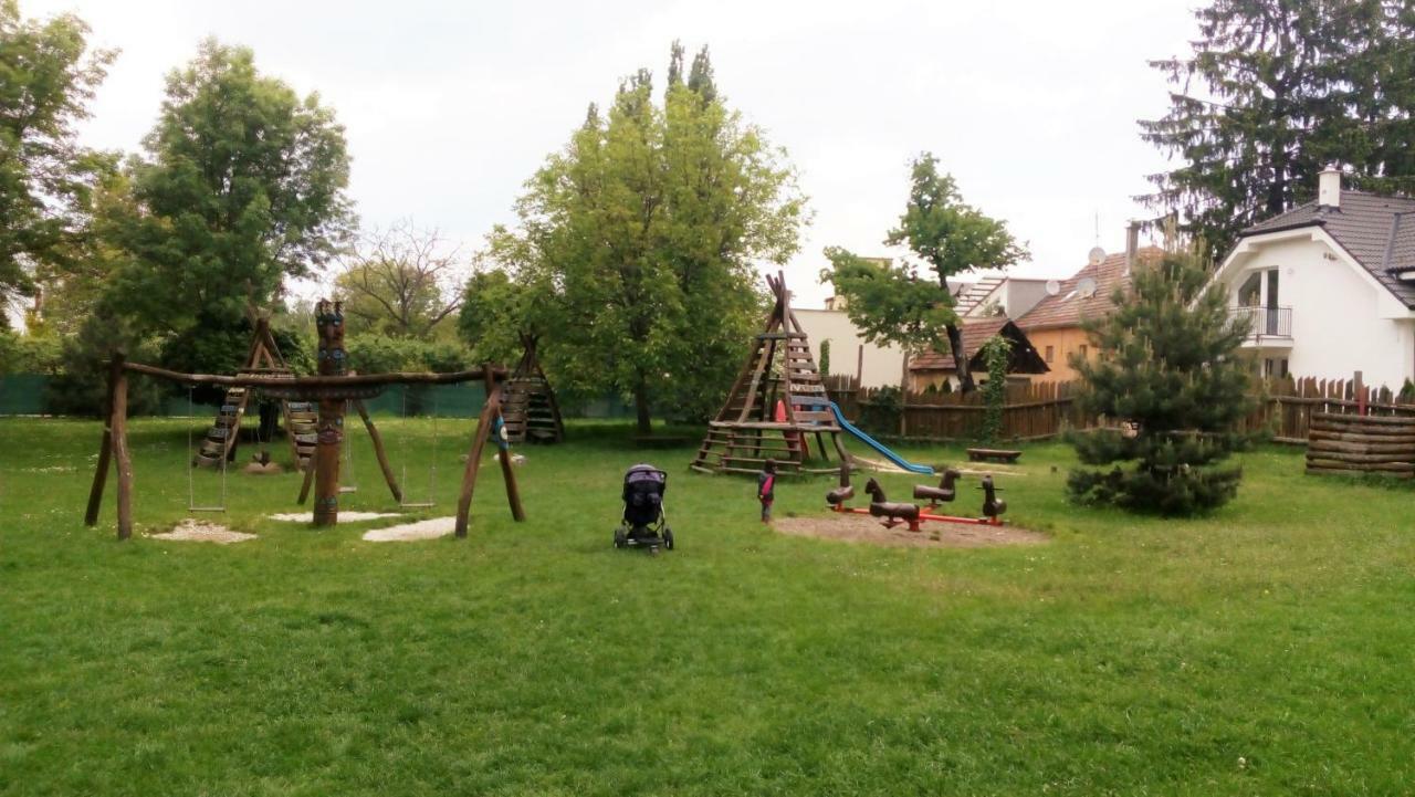 Dobre Ubytovanie Pöstyén Kültér fotó